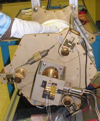YES2 tether deployer mechanism